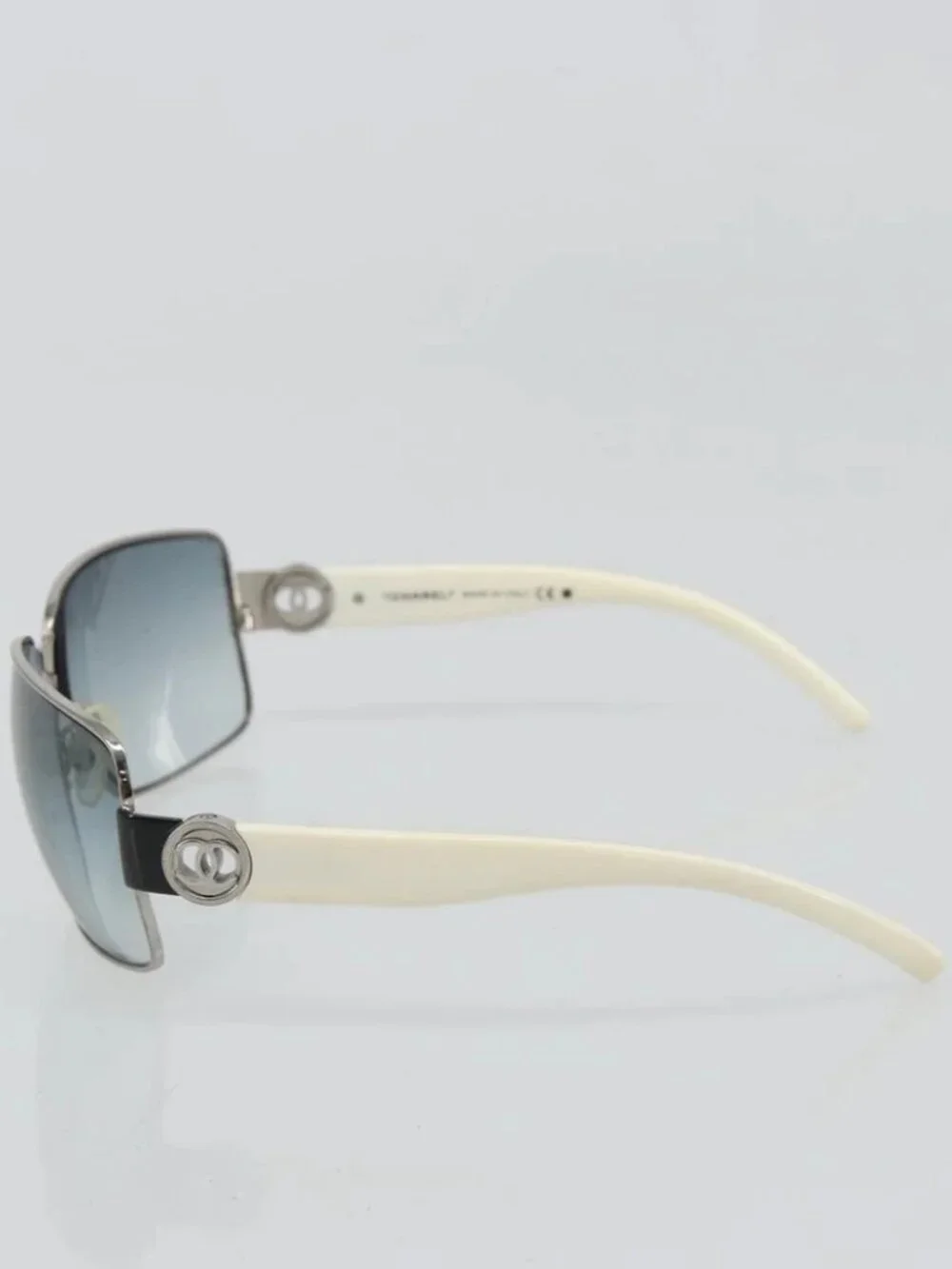 CHANEL Sunglasses plastic White CC Auth 180943